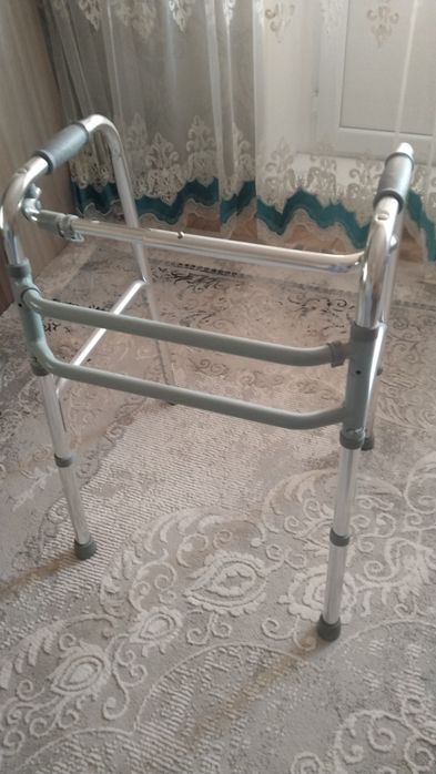 Продам ходунки ,