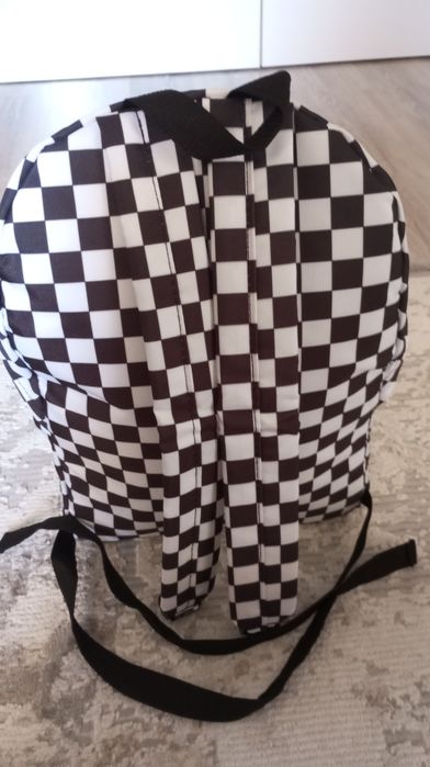 Нови чанти различни модели и раници