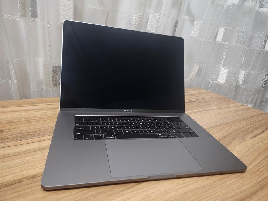 MacBook pro i9 2019