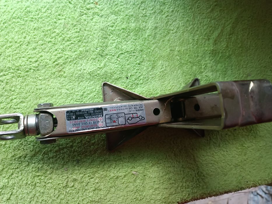 Cric auto SUV Produs de Honda