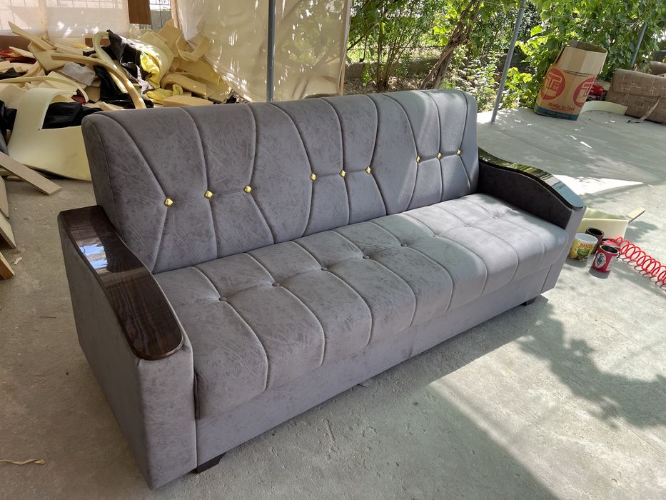 Divanlar sotiladi hammasi yangi ishlatilmagan !