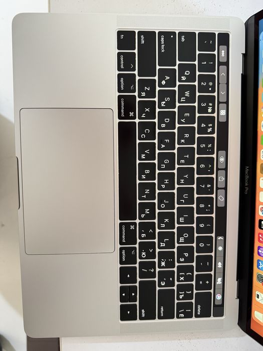Macbook Pro 2017 touch bar/i5/8/256