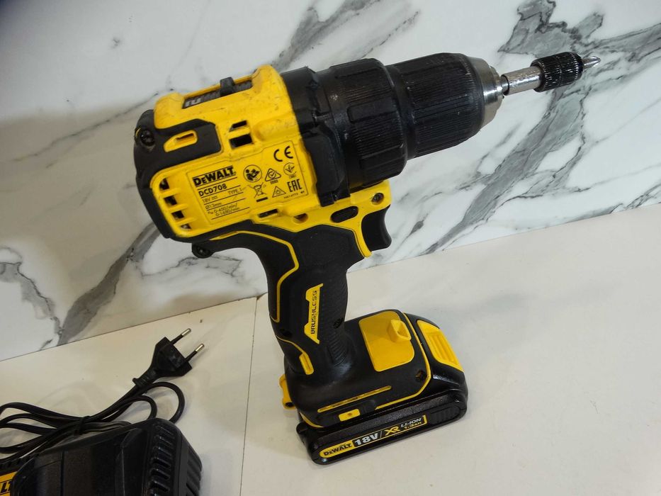 Dewalt DCD 708 - Компактен винтоверт
