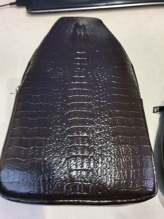 Мужская сумка через плечо (2 цвета)