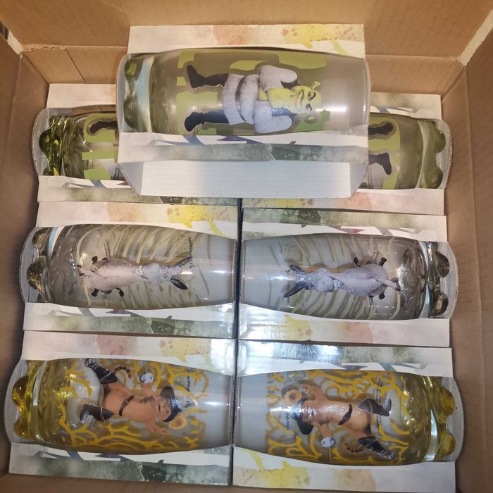 Vand colectie 7 pahare Shrek Dreamworks