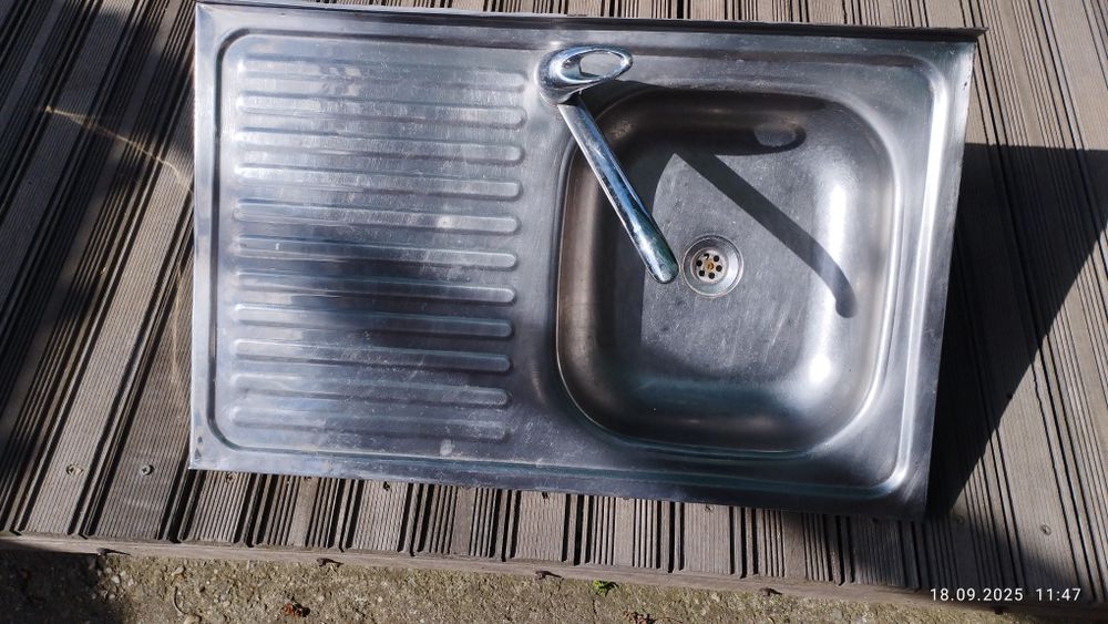 Chiuveta de bucătărie și chiuveta de baie