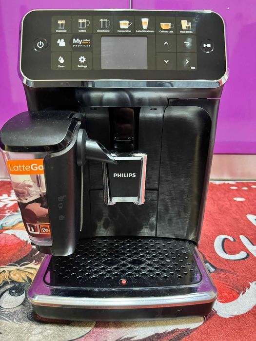 Espressor Philips EP5443/90, LatteGo, 12 bauturi, display TFT color
