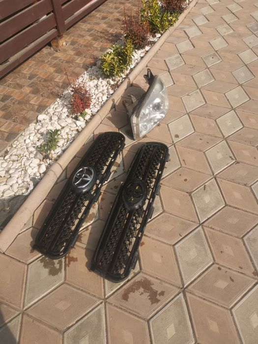 Far stânga grila radiator Toyota rav4 2006/2007/2008/2009