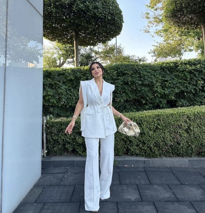 Елегантен костюм