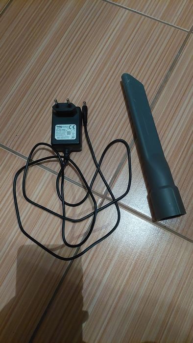 Aspirator vertical BEKO PractiClean VRT82821DV, 0.7l, acumulator 21.6V