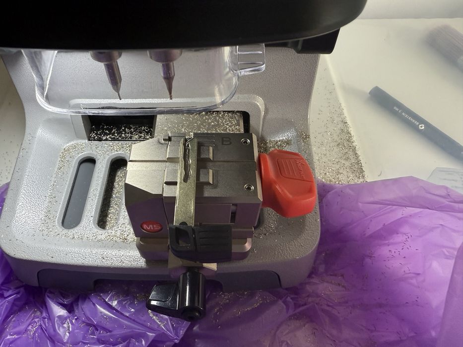 Cheie BMW E60 E90 E87 E70 E71 E84 Seria 1 3 5 7 X5 X6 programat inclus