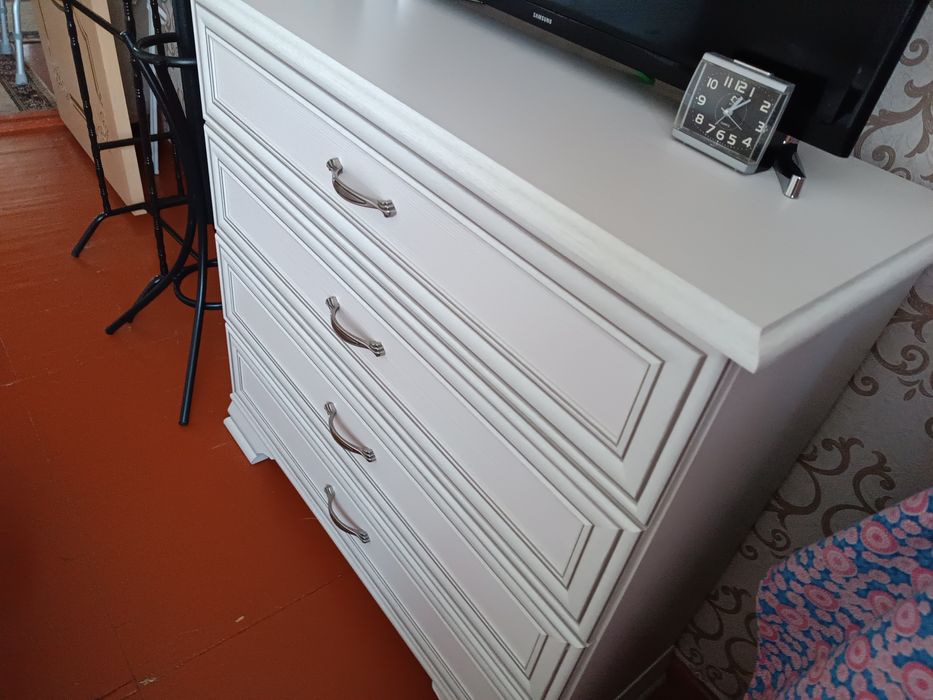 Продам белорусский спальный гарнитур.