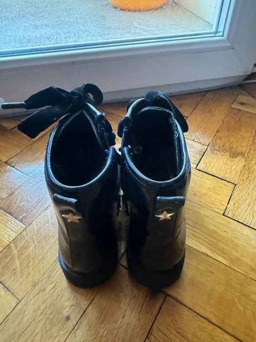 Лачени боти за момиче