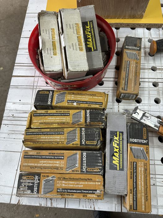 Инстумент за коване на дървен под (масив към дюшеме) Bostitch MFN-201