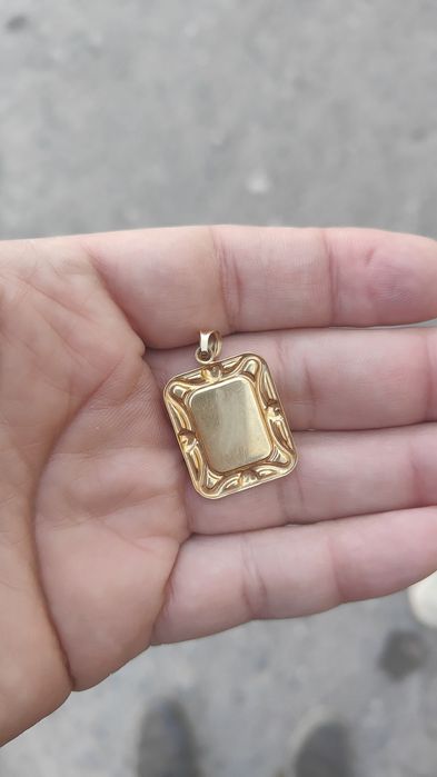 Кулон золотой ,750 проба