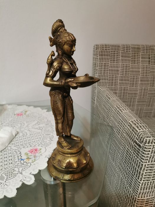 Statueta  veche  din bronz