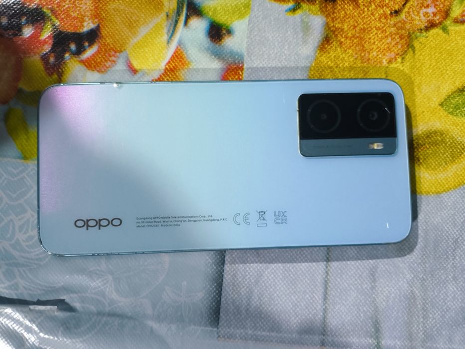 Продам оппа телефон в хорошем состояний