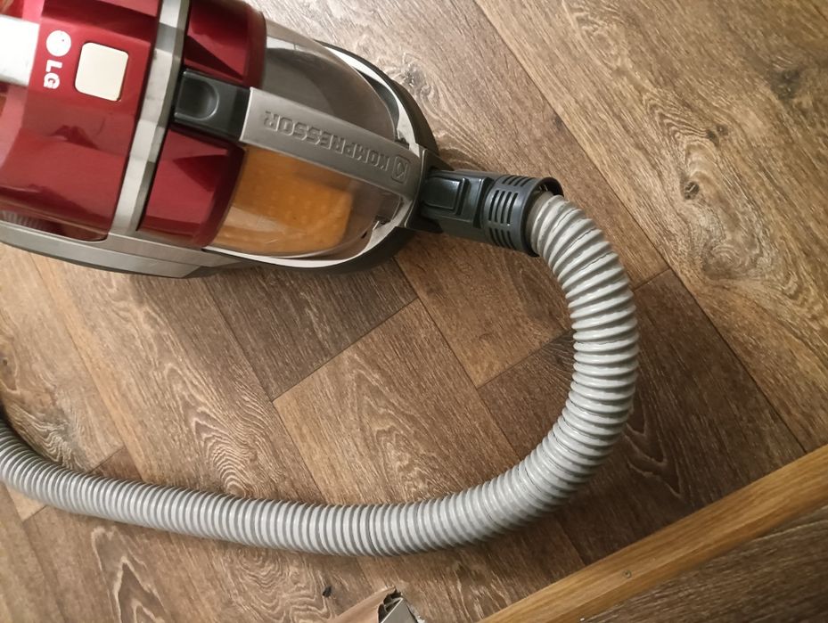 Продам пылесос 2000 W LG COMPRESSOR