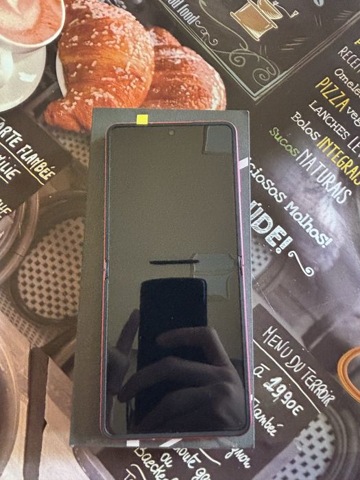 Z flip 7 Чисто нов