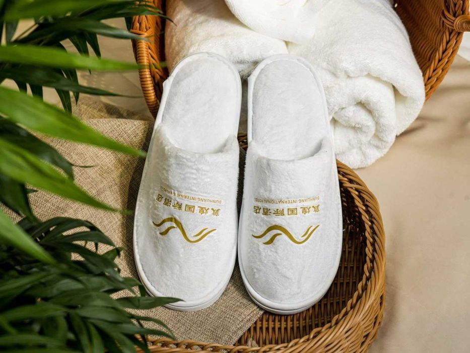 Одноразовые тапочки для гостиниц | Бюджет и премиум