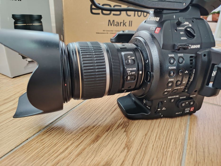 Camera video Canon C100 Mark II + obiectiv Canon efs 17-55/2.8