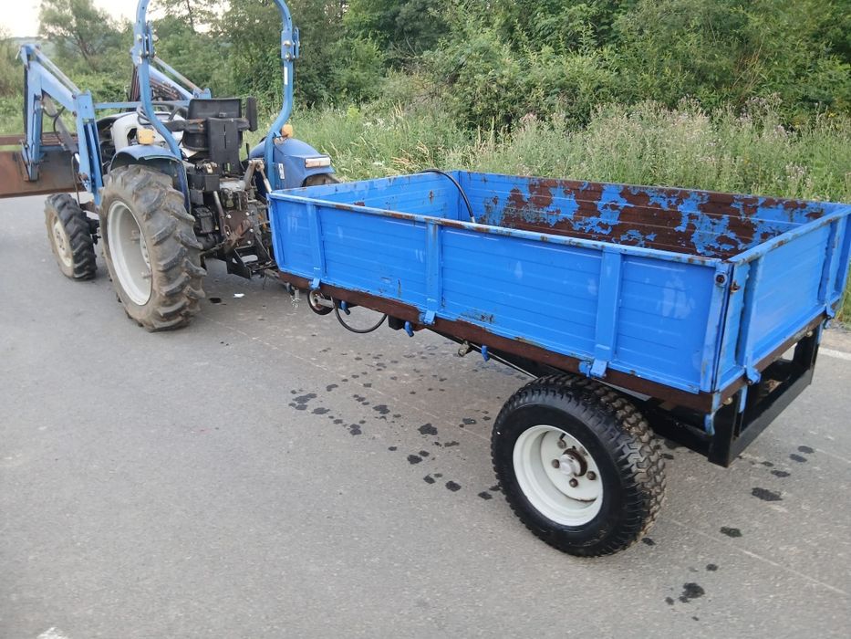 Remorca pentru tractor basculabila , recent adusa