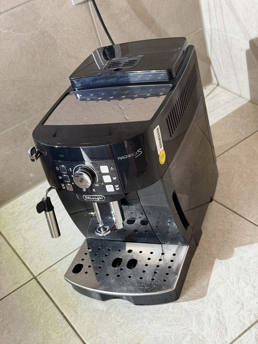 Кафемашина кафеавтомат DeLonghi Magnifica S