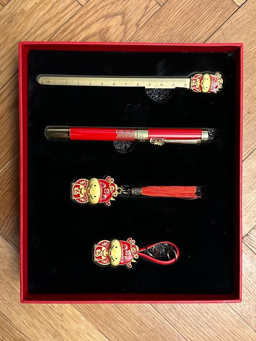 Чудесен Коледен подарък - Автентичен китайски подаръчен комплект