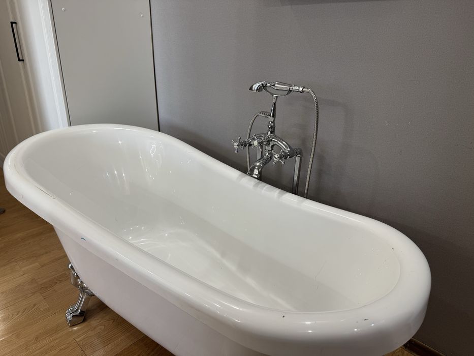 Ванна акриловая