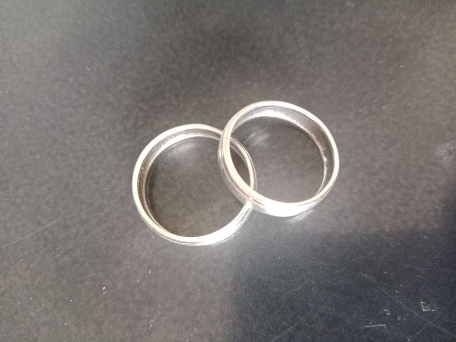 Продается Серебренные обручвльные кольцы