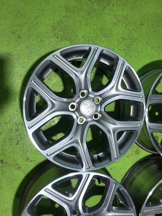 18 5x114.3 Mitsubishi Citroen Peugeot лети джанти 5х114.3
