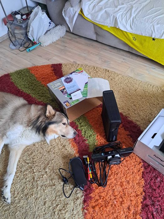 Consolă Xbox 360 + Kinect în Cutie Originală, ca nouă + Pachet 18 Jocuri