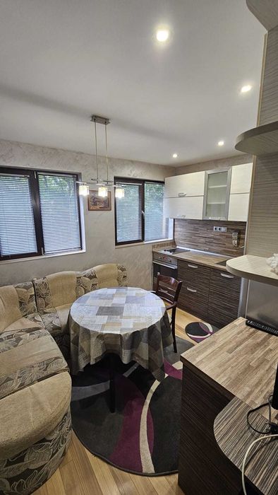 Дава се под наем Двустаен апартамент в Плевен, Идеален център - 68 кв.м за 357 € - Снимка #7