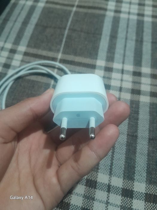 зарядка IPhone 16