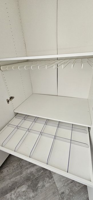 Шкаф с зеркальными дверями IKEA