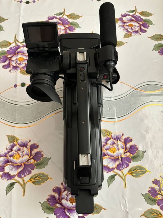 Видеокамера Sony HVR-HD1000E