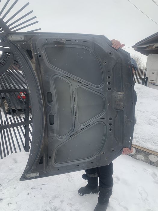 Продам капот на приору