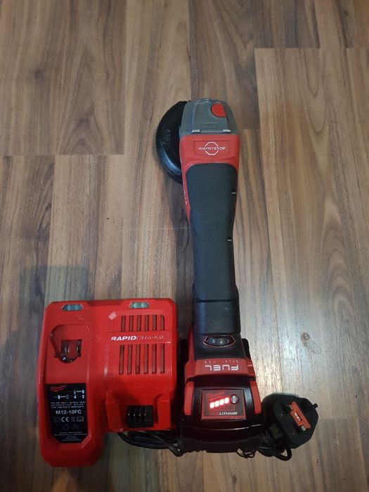 Flex Milwaukee M18 FSAGV115XPDB cu variator de turatie