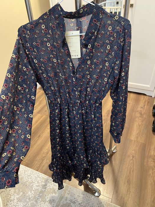 Продам платья новые