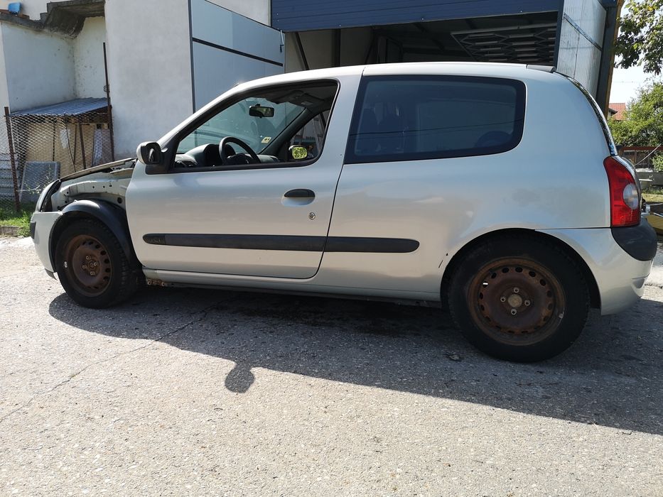 Продавам Рено Клио 1.5dci 65hp и 82 коня на части