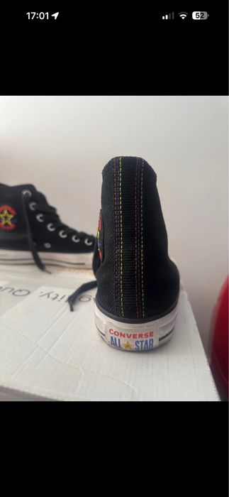Converse purtate o singura data