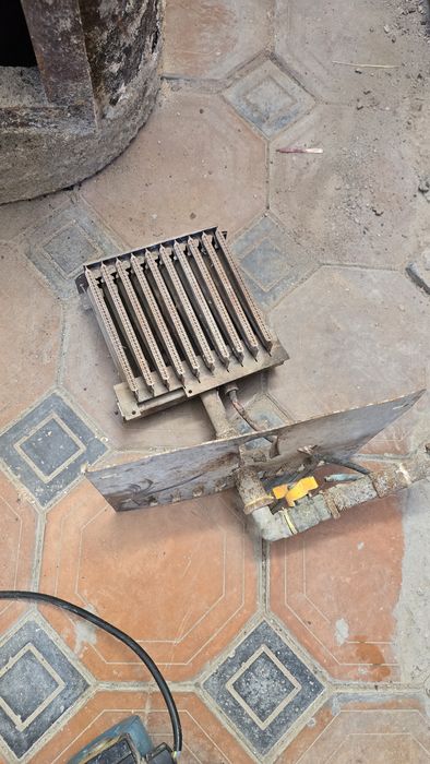 Katyol  10 tali garelka va nasosiyam iwlap turgan isitiwi yaxwi.