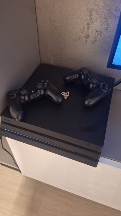 Play Station 4 PS4 Pro 1Tb
