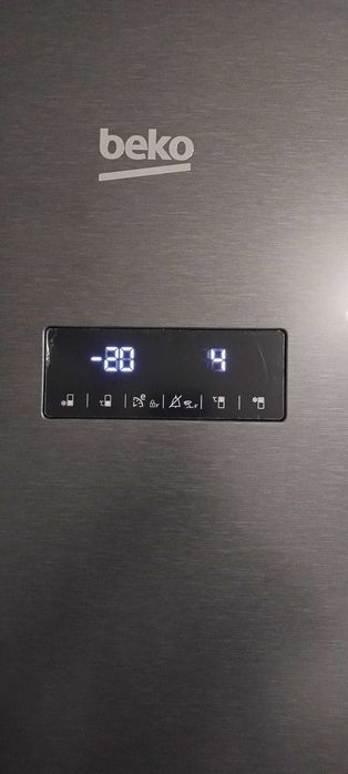 Combina frigorifica aproape noua!