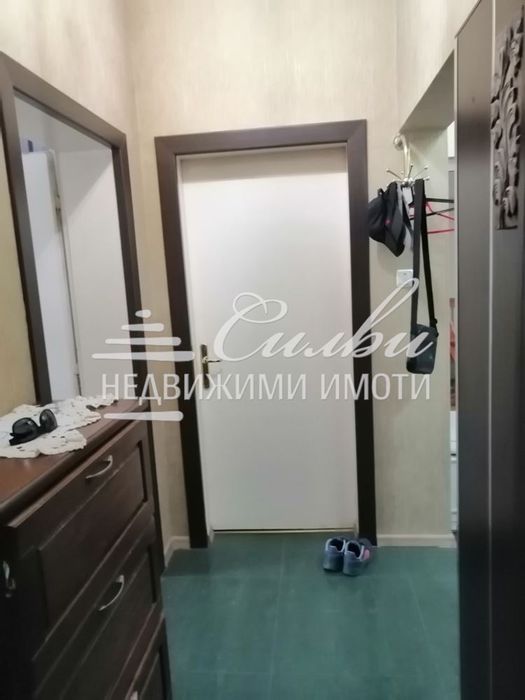 Дава се под наем Тристаен апартамент в Шумен, Военно училище - 90 кв.м за 331.5 € - Снимка #6