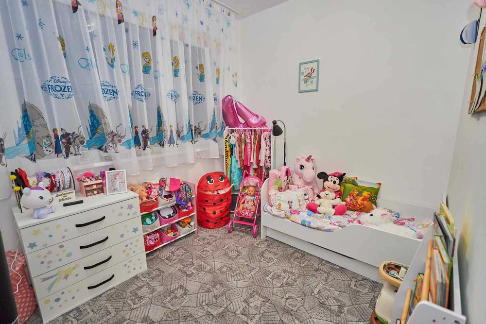 Дава се под наем Тристаен апартамент в Варна, Базар Левски - 60 кв.м за 600 € - Снимка #6