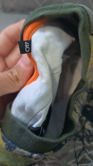 Здравейте продавам тениска  на Ares Hunting