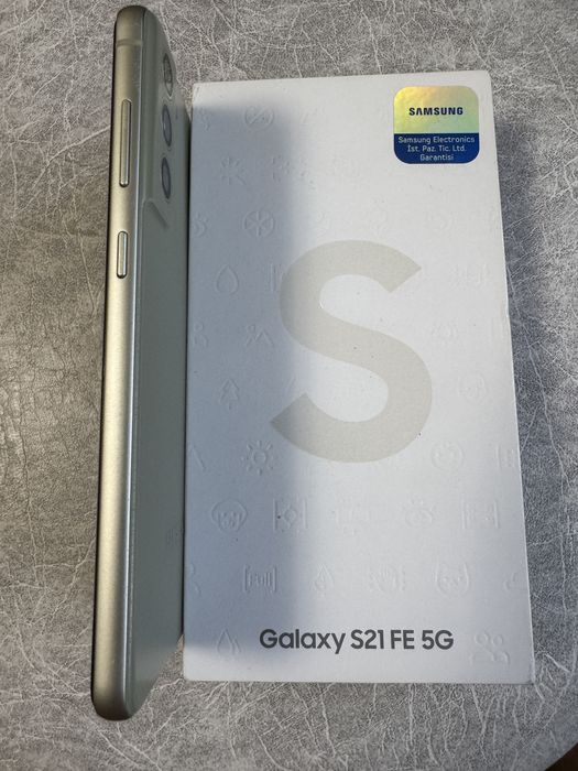 Samsung S21 FE 8/256 Гб