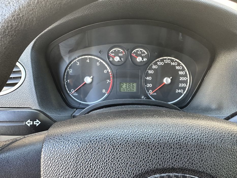 Ford focus 1.4 brnzină