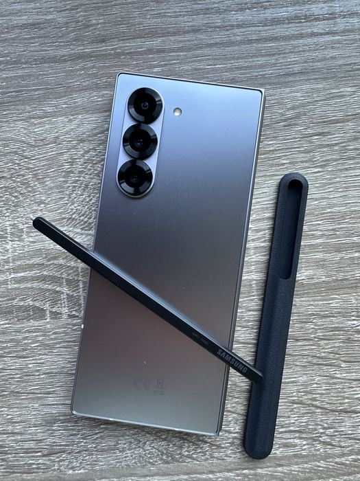 Samsung Galaxy Z Fold 6 512GB сив + подарък S pen fold